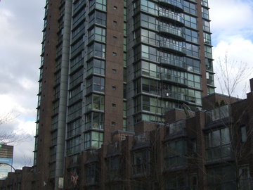 Apartments for Rent in Vancouver -  Canadian@Wall Centre - CanadaRentalGuide.com