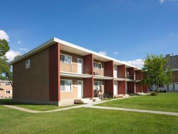 Apartments for Rent in Edmonton -  Pleasantview Townhomes - CanadaRentalGuide.com