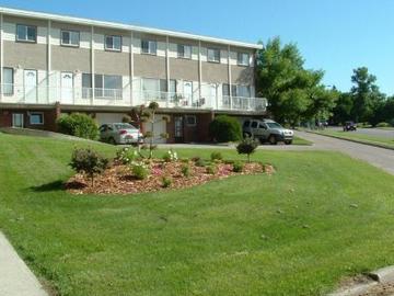Apartments for Rent in Calgary -  Cambrian Court - CanadaRentalGuide.com
