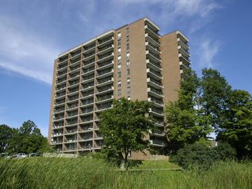 Apartments for Rent in Ottawa -  Driveway Place  - CanadaRentalGuide.com