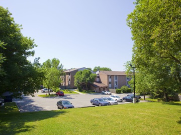 Apartments for Rent in Newmarket -  Huron Heights Apartments - CanadaRentalGuide.com