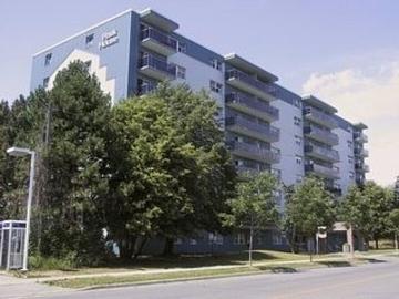 Apartments for Rent in Mississauga -  2020 Cliff Road - CanadaRentalGuide.com