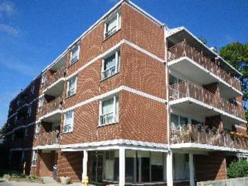 Apartments for Rent in Cambridge  -  18 Spruce Street - CanadaRentalGuide.com