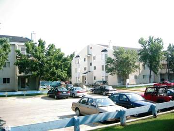 Apartments for Rent in Winnipeg -  Bairdmore Square (1043 Bairdmore Blvd) - CanadaRentalGuide.com