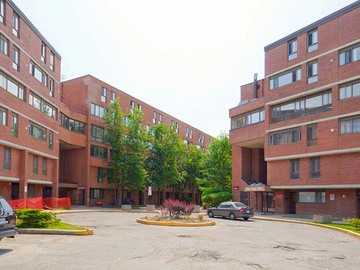 Apartments for Rent in Brampton - Clark Townhomes - CanadaRentalGuide.com