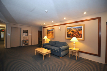 Apartments for Rent in Kelowna - Fraser Manor - CanadaRentalGuide.com