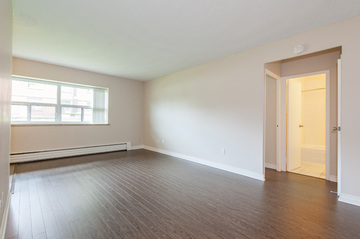 Apartments for Rent in Hamilton -  157 Pearl Street - CanadaRentalGuide.com