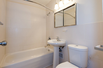 Apartments for Rent in Hamilton -  157 Pearl Street - CanadaRentalGuide.com