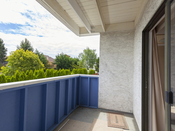 Apartments for Rent in Esquimalt -  Mayfair Manor Apartments - CanadaRentalGuide.com