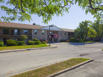 Apartments for Rent in Burlington -  Tycourt Apartments and Townhomes - CanadaRentalGuide.com