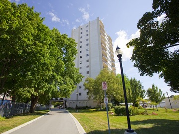 Apartments for Rent in Burlington -  Pine Terrace Apartments - CanadaRentalGuide.com