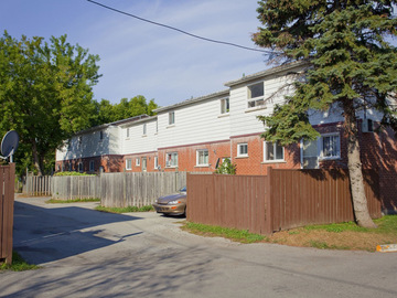 Apartments for Rent in Burlington -  Glenwood Park Townhomes - CanadaRentalGuide.com