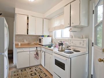 Apartments for Rent in Burlington -  Glenwood Park Townhomes - CanadaRentalGuide.com