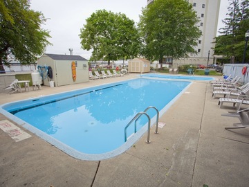 Apartments for Rent in Burlington -  Pine Terrace Apartments - CanadaRentalGuide.com