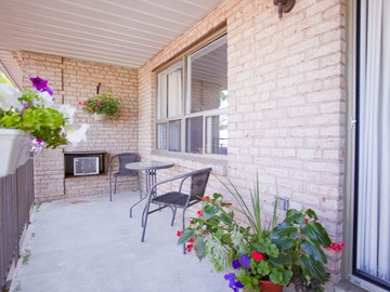 Apartments for Rent in Burlington -  Tycourt Apartments and Townhomes - CanadaRentalGuide.com
