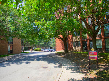 Apartments for Rent in Pickering -  Pickering Place Apartments - CanadaRentalGuide.com