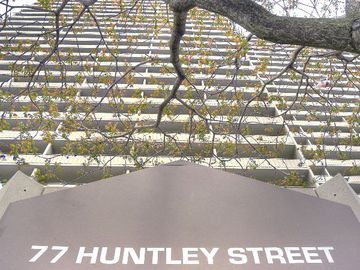 Apartments for Rent in Toronto -  Huntley Apartments - CanadaRentalGuide.com
