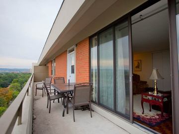 Apartments for Rent in Burlington -  Windsor Apartments - CanadaRentalGuide.com