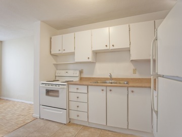 Apartments for Rent in Burlington -  Longmoor Terrace Apartments - CanadaRentalGuide.com