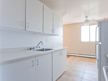 Apartments for Rent in London -  Wyndfield Place Apartments - CanadaRentalGuide.com