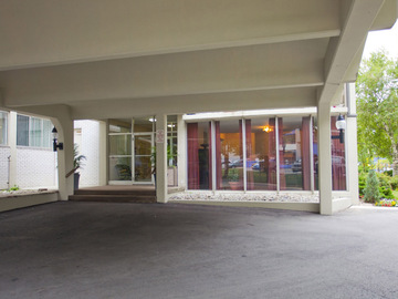 Apartments for Rent in Burlington -  Pine Terrace Apartments - CanadaRentalGuide.com