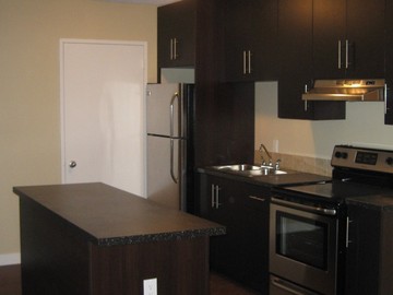 Apartments for Rent in Calgary -  Vista Tower - CanadaRentalGuide.com