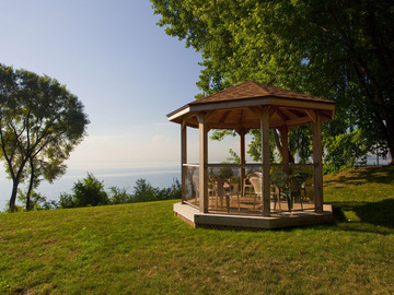 Apartments for Rent in Burlington -  Lord Nelson Apartments - CanadaRentalGuide.com