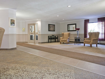 Apartments for Rent in Burlington -  Lord Nelson Apartments - CanadaRentalGuide.com