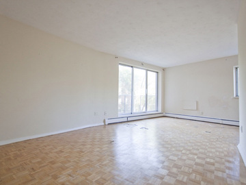 Apartments for Rent in Burlington -  Lord Nelson Apartments - CanadaRentalGuide.com