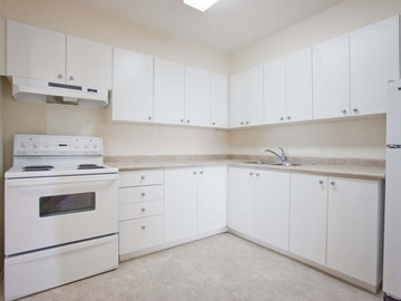 Apartments for Rent in Oakville -  White Oaks Apartments - CanadaRentalGuide.com