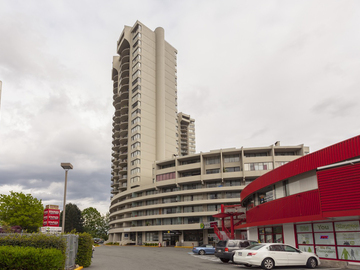 Apartments for Rent in North Vancouver -  International Plaza Apartments - CanadaRentalGuide.com