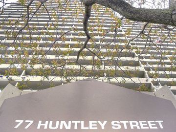 Apartments for Rent in Toronto -  Huntley Apartments - CanadaRentalGuide.com