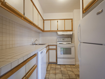 Apartments for Rent in Laval -  Domaine Bellerive Apartments - CanadaRentalGuide.com