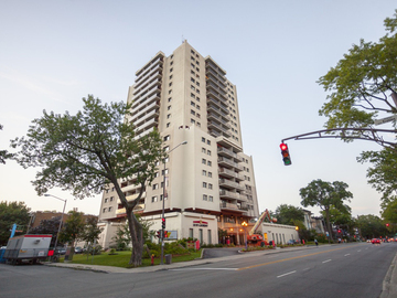 Apartments for Rent in Quebec City - Le St-Laurent Apartments - CanadaRentalGuide.com