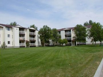 Apartments for Rent in Regina -  Southwood Green Apartments - CanadaRentalGuide.com