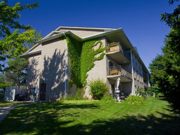 Apartments for Rent in Burlington - Tycourt Apartments and Townhomes - CanadaRentalGuide.com
