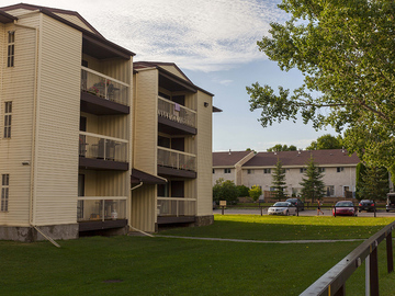 Apartments for Rent in Regina -  Southwood Green Apartments - CanadaRentalGuide.com