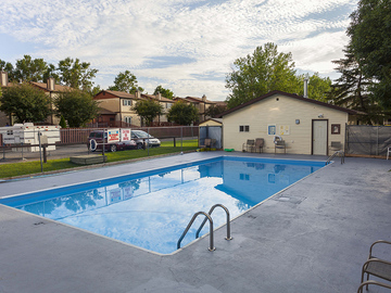 Apartments for Rent in Regina -  Southwood Green Apartments - CanadaRentalGuide.com