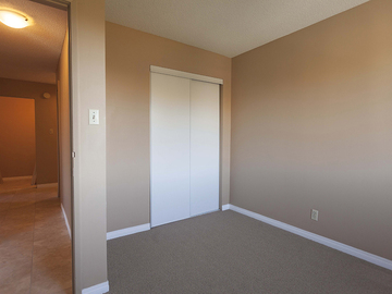 Apartments for Rent in Calgary -  Holly Acres Apartments - CanadaRentalGuide.com