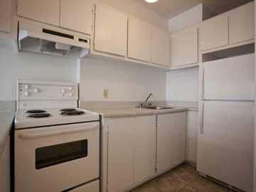 Apartments for Rent in Saint-Laurent -  Le Comesol Apartments - CanadaRentalGuide.com